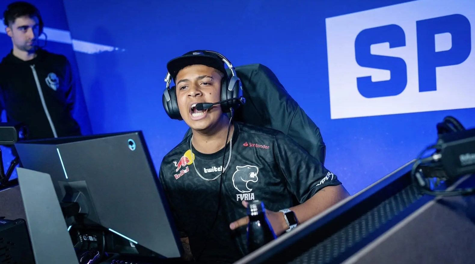 他在文中不 他在文中不