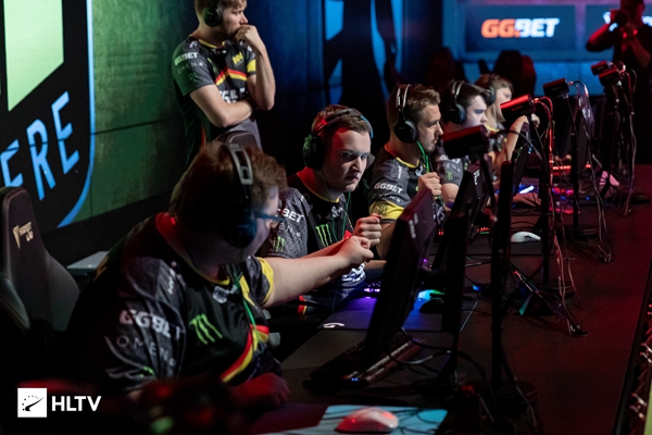 防守篮板的 防守篮板的